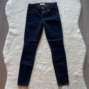 New Women’s Gap 1969 True Skinny Jeans (Size 26)